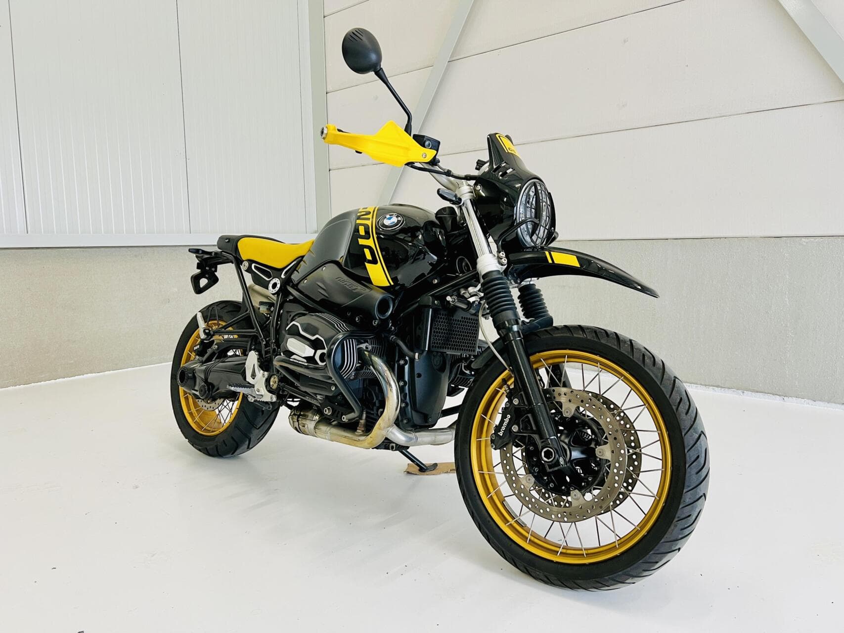 BMW R nineT