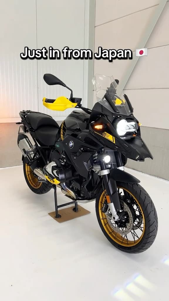 Vers uit Japan 🇯🇵 • BMW R1250GS 40 Years Edition