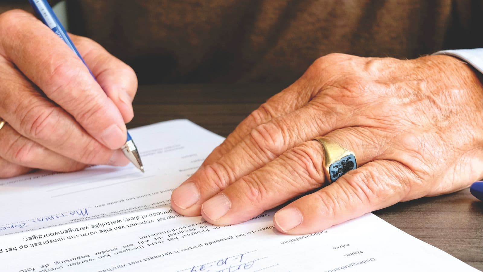 Handtekening op de consignatieovereenkomst